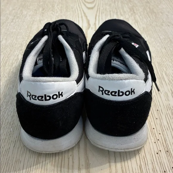 ⏳LAST CHANCE⏳Men’s Reebok Classic Suede and Nylon Sneakers (Black/White) - Picture 8 of 15